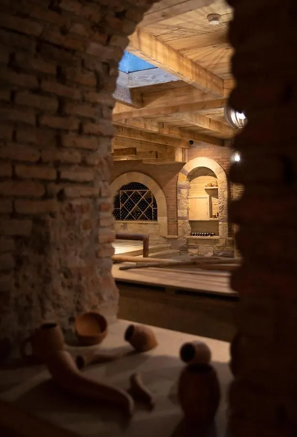 Ramada By Wyndham Tbilisi Old City Hotel